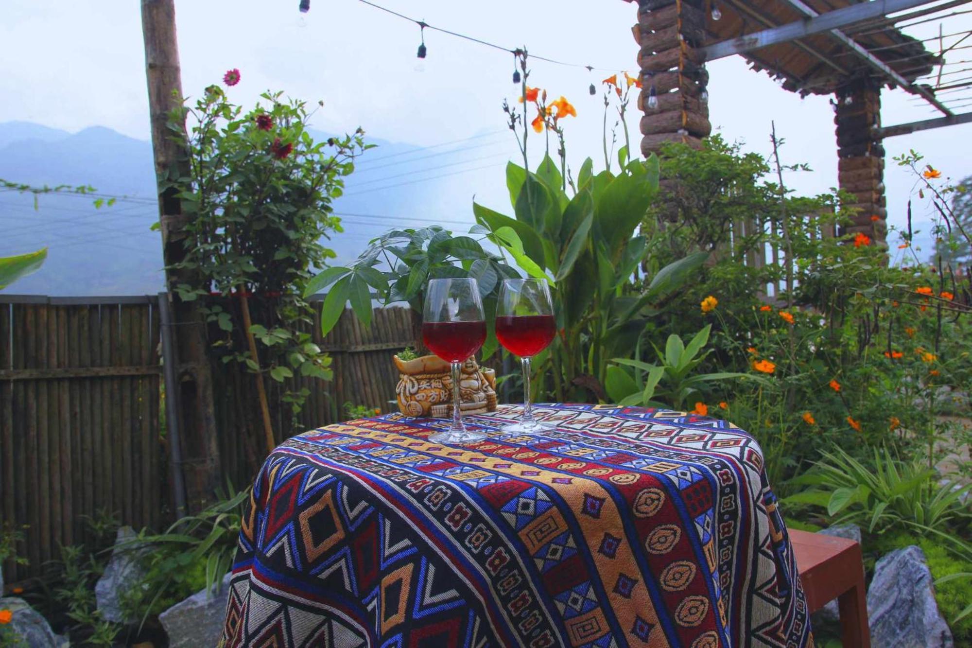 Surelee House And Trekking Hotel Sapa Bagian luar foto