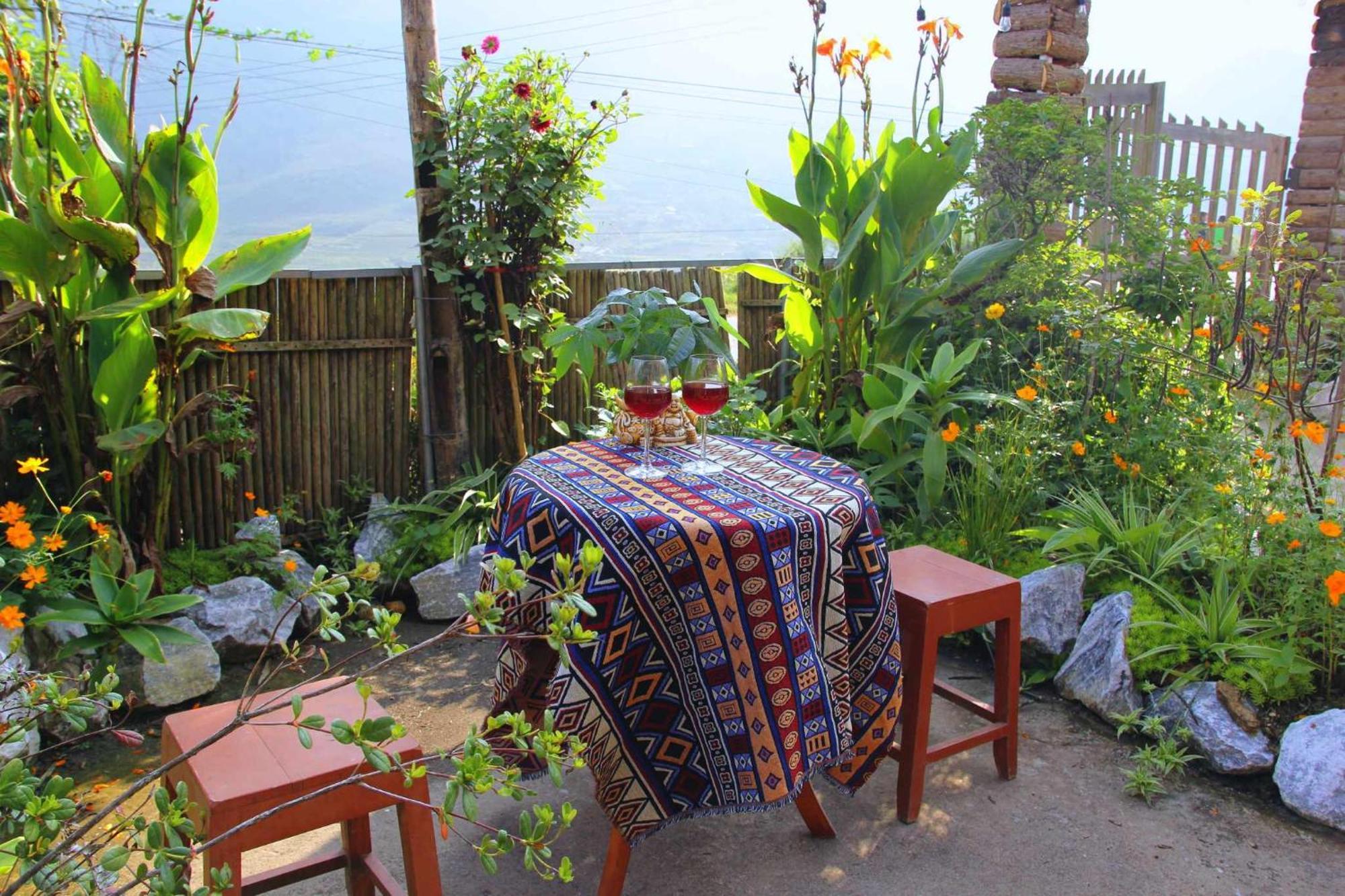 Surelee House And Trekking Hotel Sapa Bagian luar foto