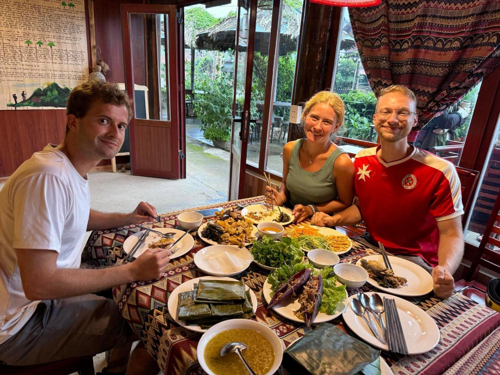 Surelee House And Trekking Hotel Sapa Bagian luar foto